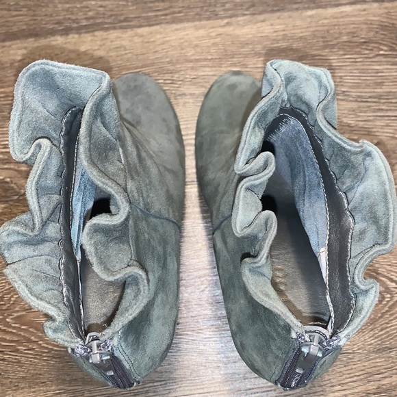 ME Too booties - Picture 5 of 6